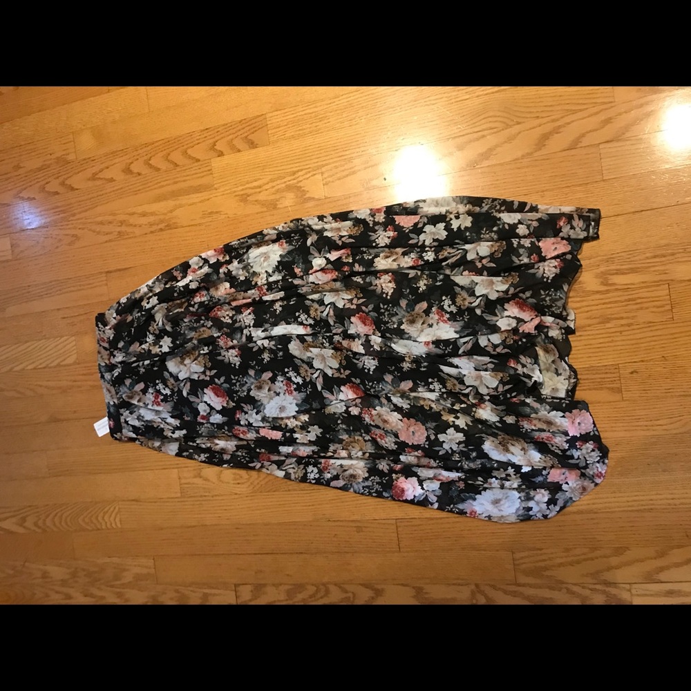 NWT floral maxi skirt